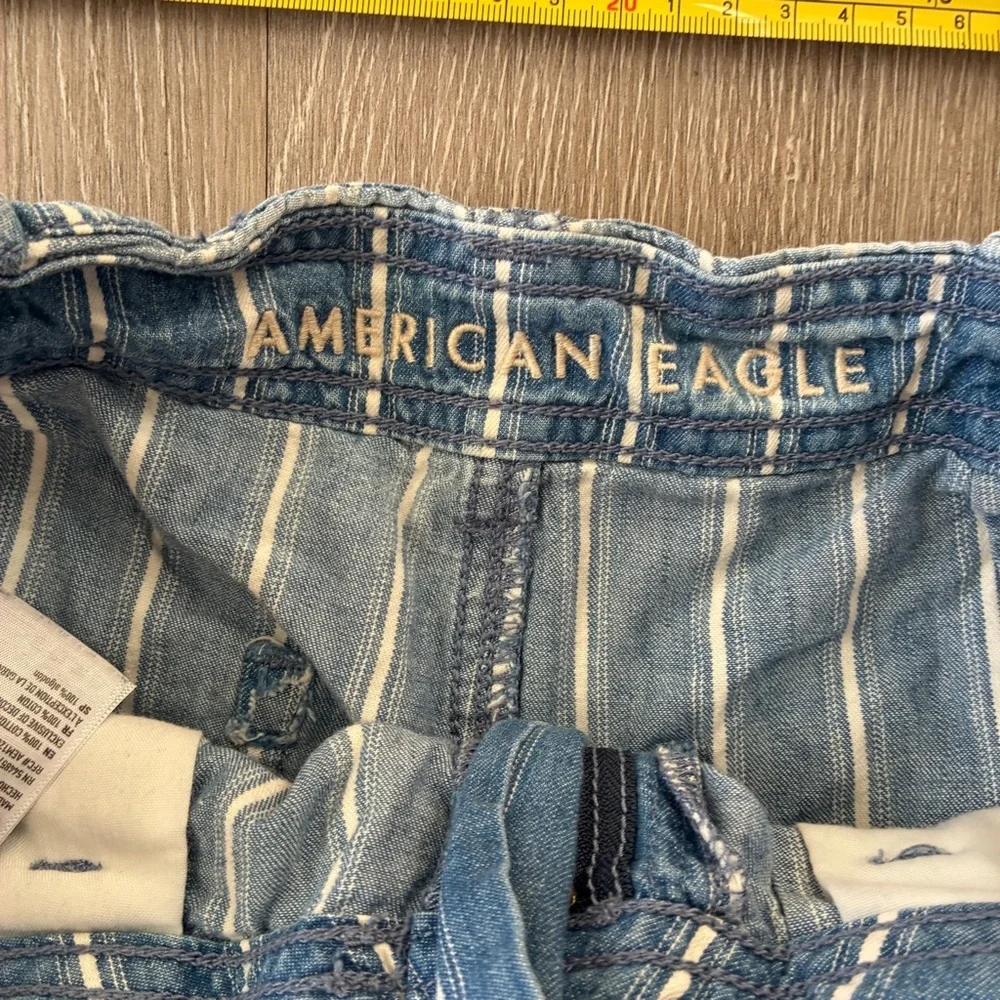 American Eagle pinstripe pleated chambray shorts Classic Americana casual size 4
